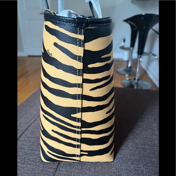 NWT Coach City Tote With Tiger Print - Picture 3 of 12